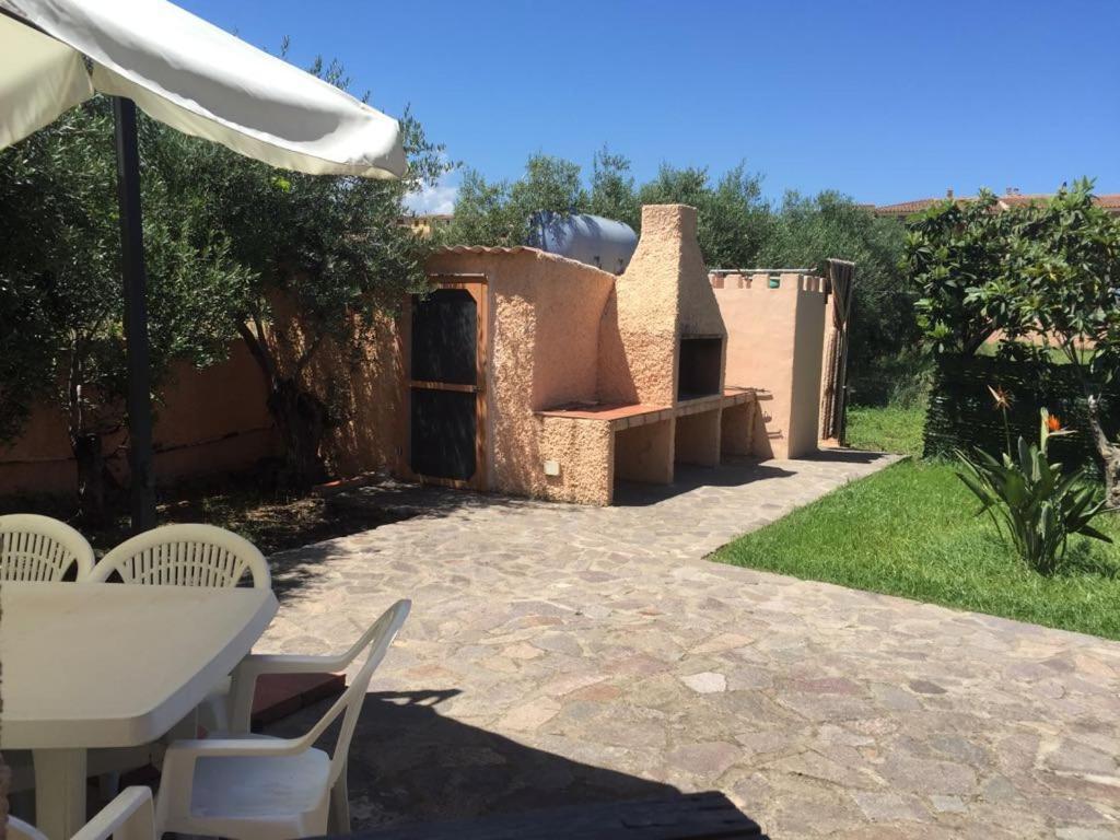 Appartamenti In Villa Con Ampio Giardino Esterno Posada  Εξωτερικό φωτογραφία