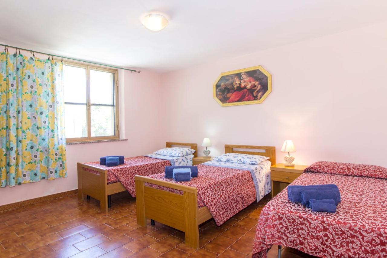 Appartamenti In Villa Con Ampio Giardino Esterno Posada  Εξωτερικό φωτογραφία