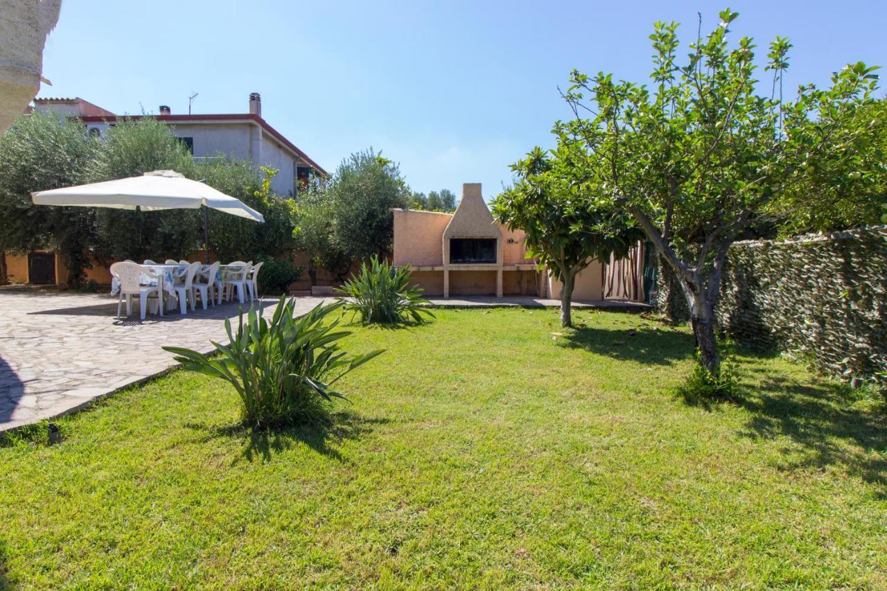 Appartamenti In Villa Con Ampio Giardino Esterno Posada  Εξωτερικό φωτογραφία