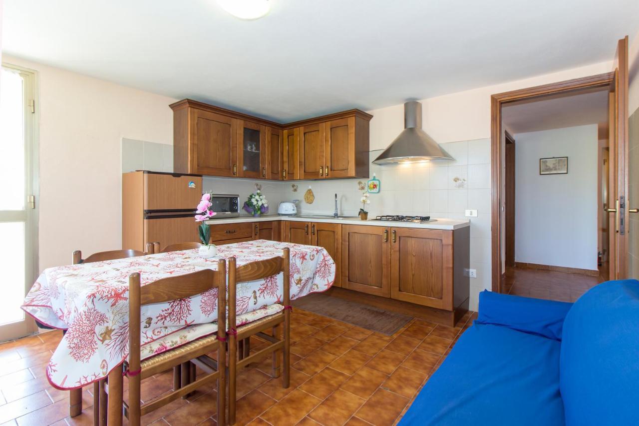 Appartamenti In Villa Con Ampio Giardino Esterno Posada  Εξωτερικό φωτογραφία