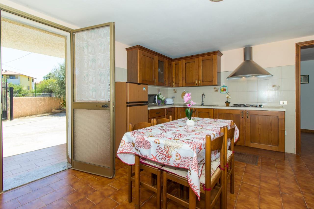 Appartamenti In Villa Con Ampio Giardino Esterno Posada  Εξωτερικό φωτογραφία