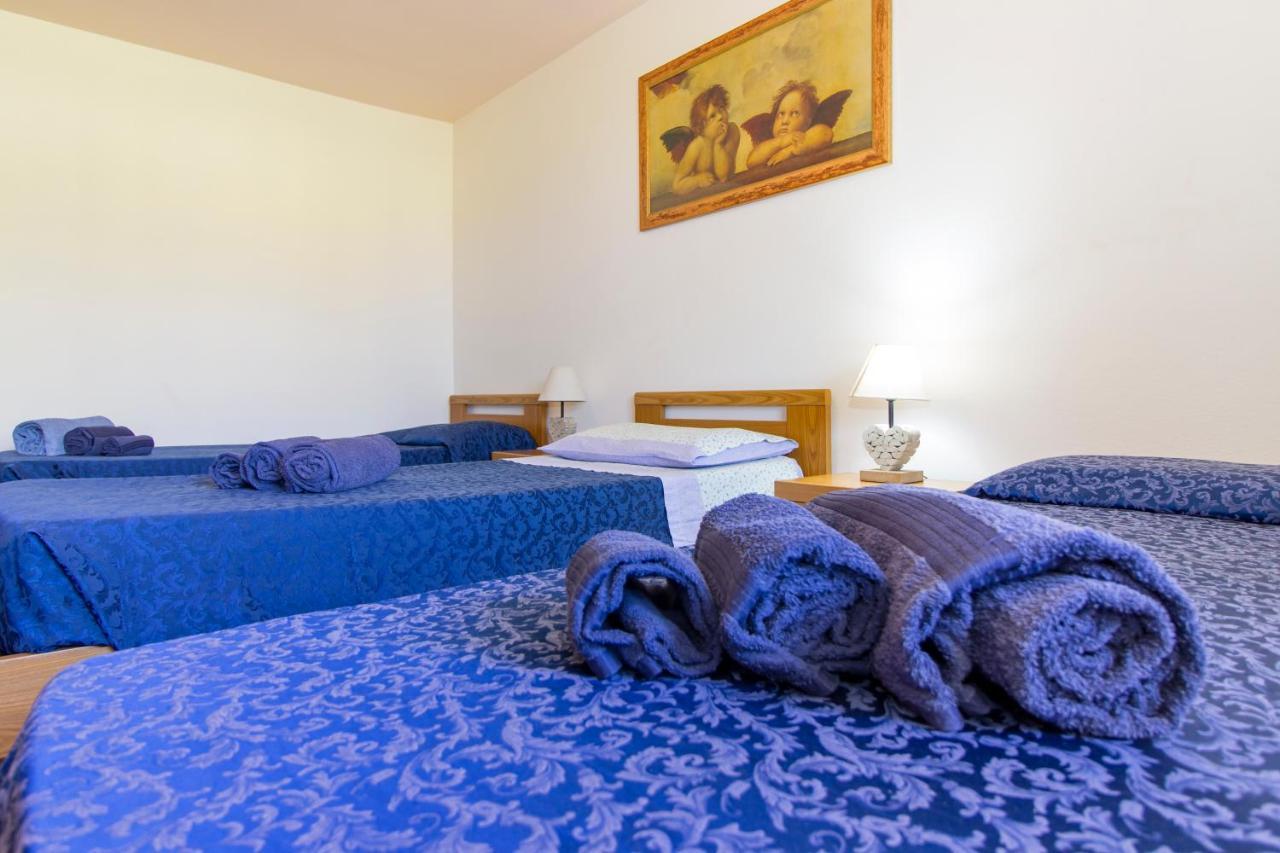 Appartamenti In Villa Con Ampio Giardino Esterno Posada  Εξωτερικό φωτογραφία
