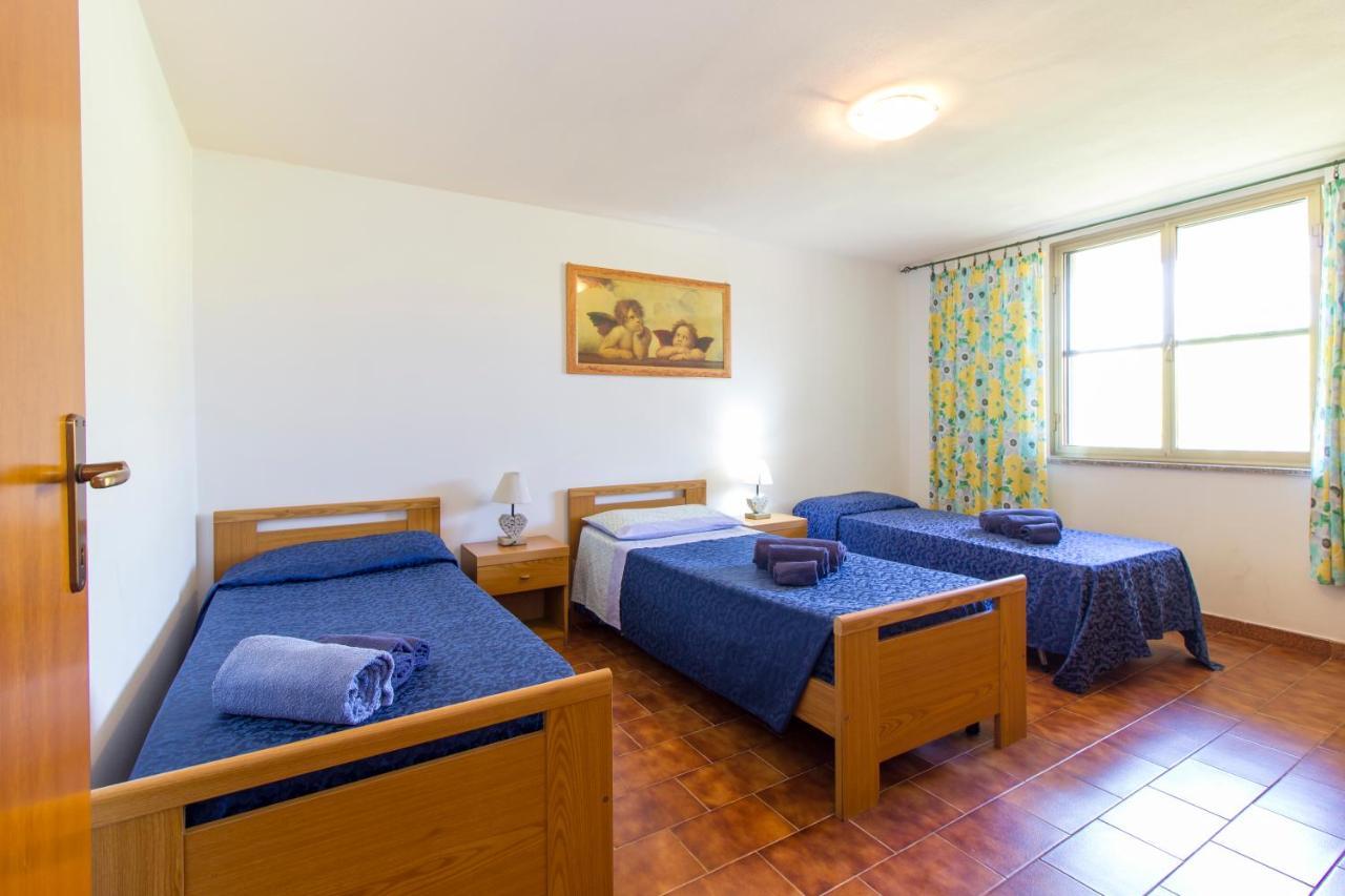 Appartamenti In Villa Con Ampio Giardino Esterno Posada  Εξωτερικό φωτογραφία